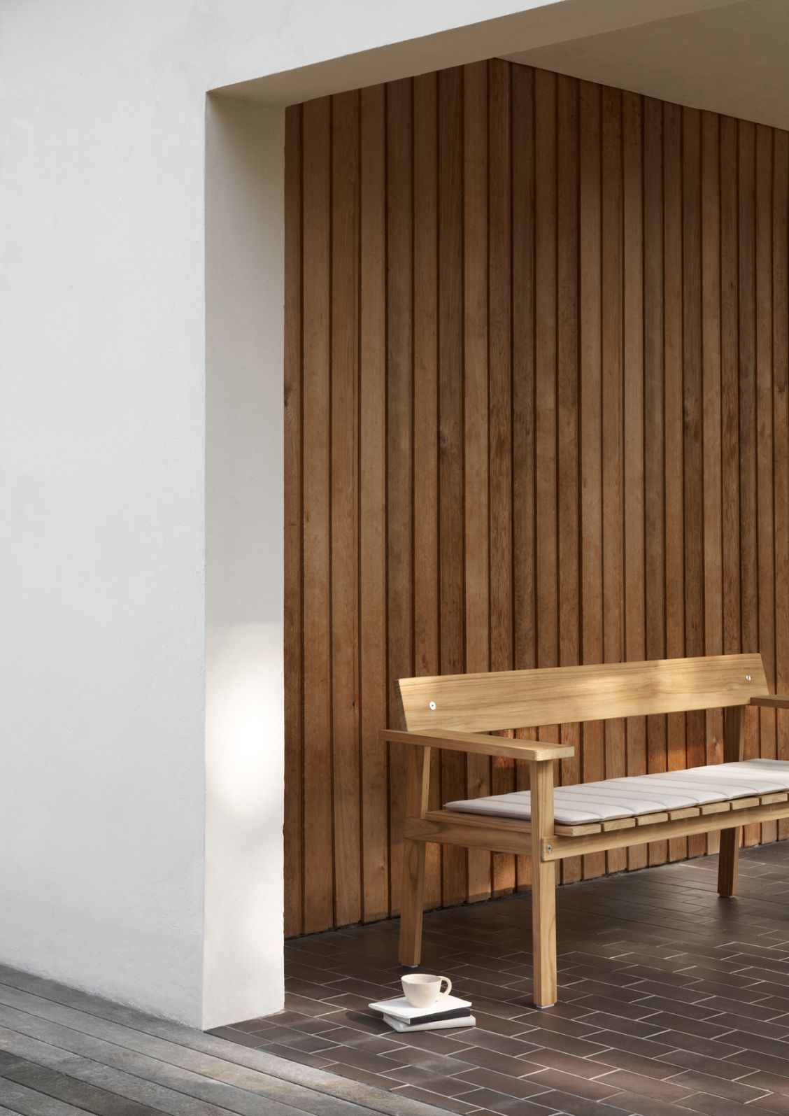 GL101 Timbur Outdoor Bench Carl Hansen & Søn