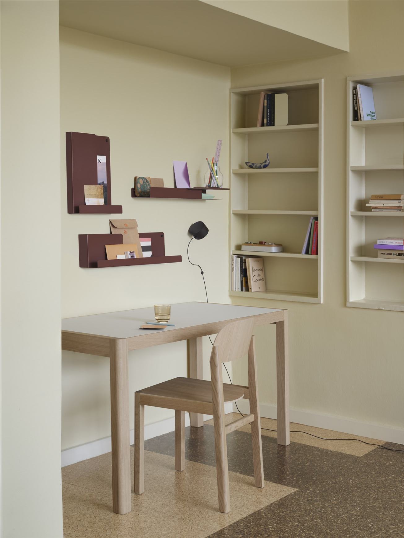 Post Floor Lamp Muuto