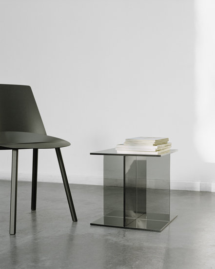 CT08 Vier side table by Philipp Mainzer e15