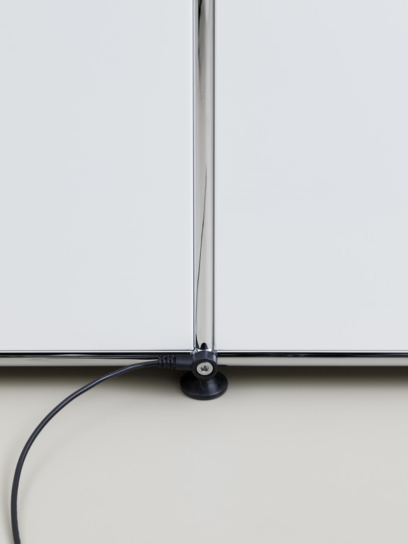 E bedside table with dimmable light USM Haller 