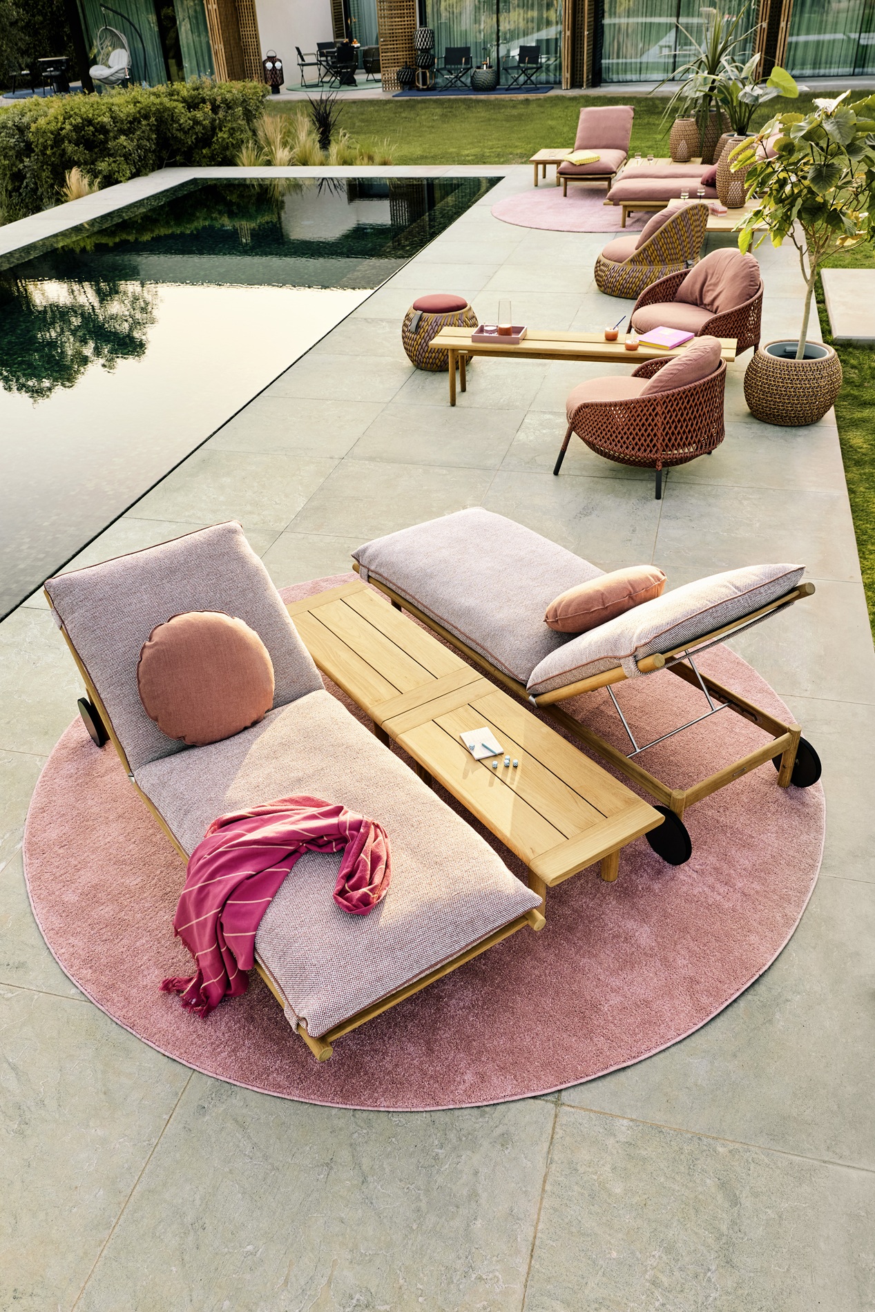 AHNDA Outdoor Armchair Dedon