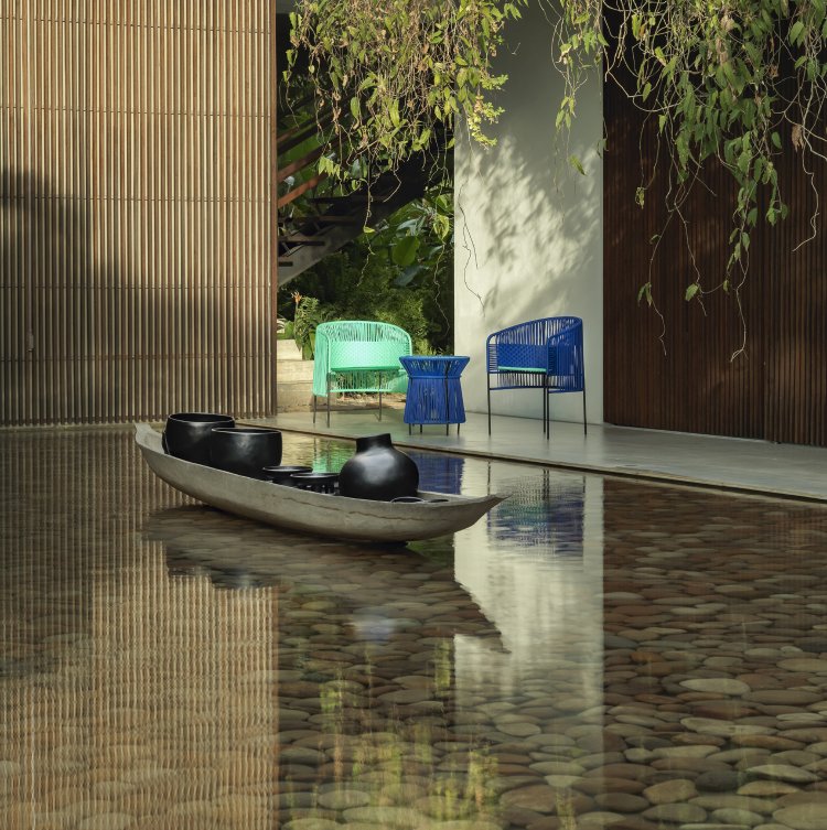 Caribe Tall Side Table Outdoor ames  