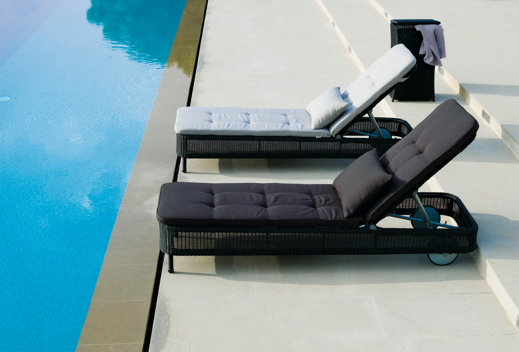 Presley Outdoor Sun Lounger Cane-Line