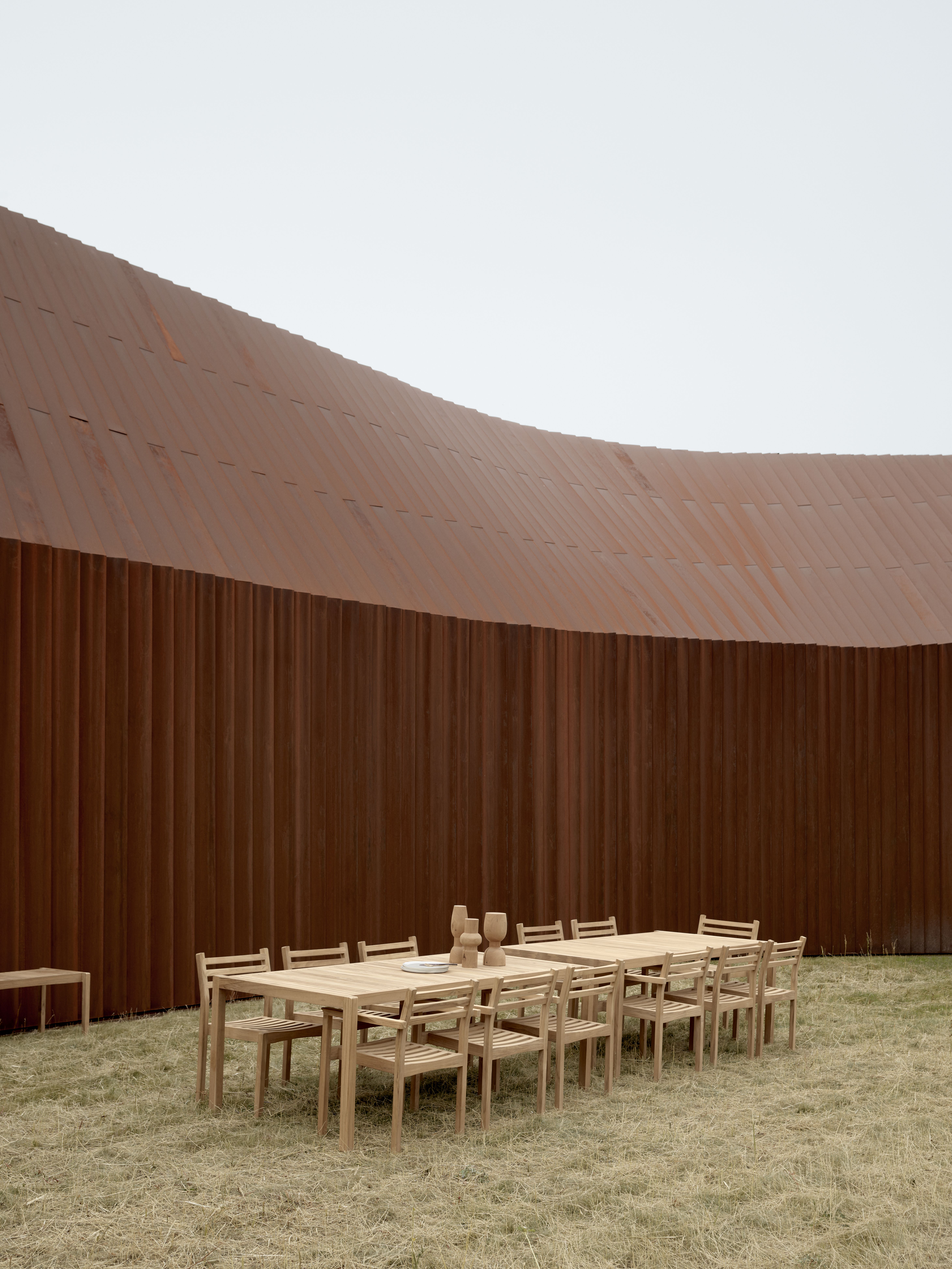 AH901 Dining Table Outdoor Carl Hansen & Søn