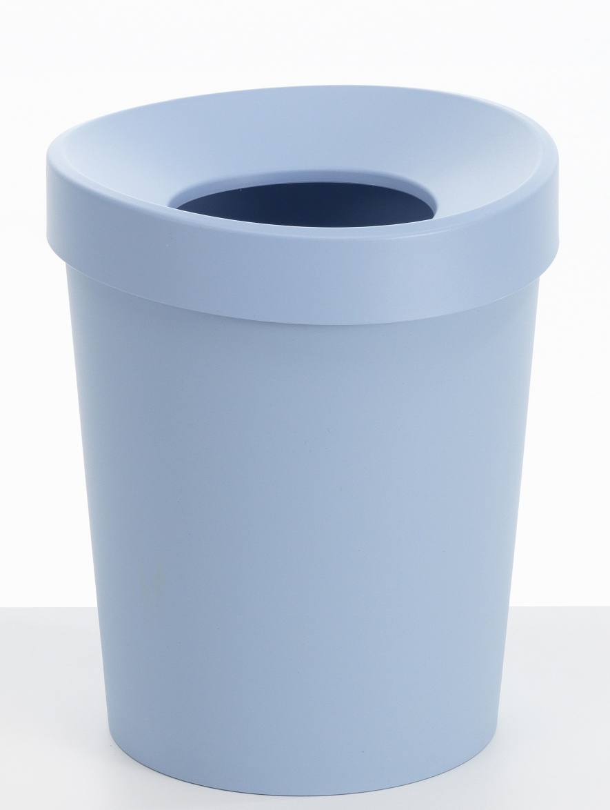 Himmelblauer Happy Bin Papierkorb von Vitra, ein moderner Abfalleimer für Büro und Zuhause.