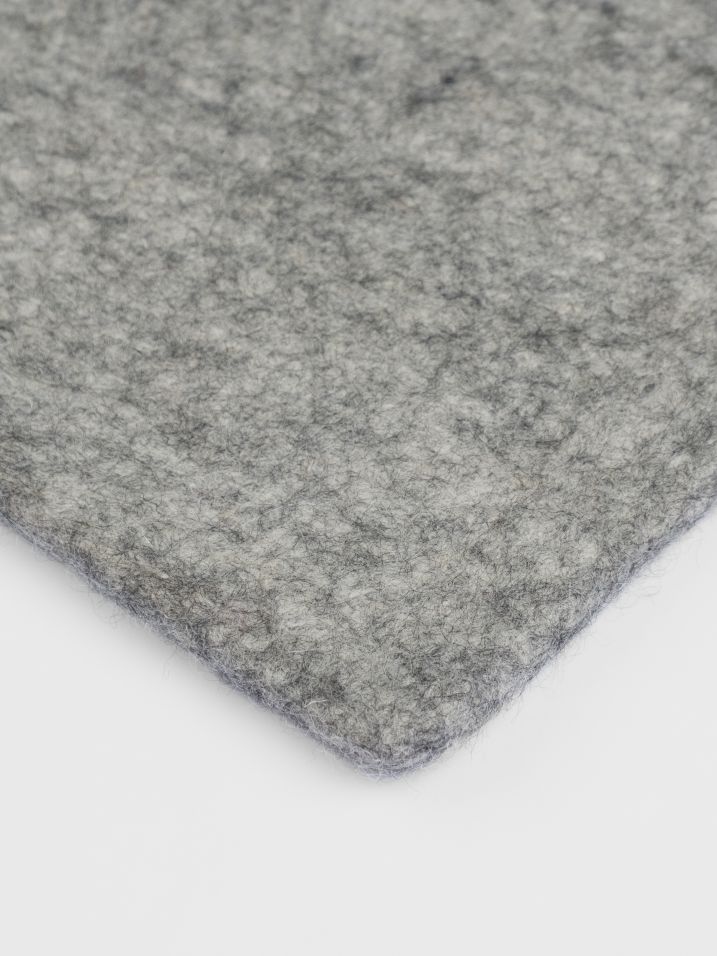 Mono Rectangular Felt Rug 160 x 230 cm myfelt Carl (mottled grey)