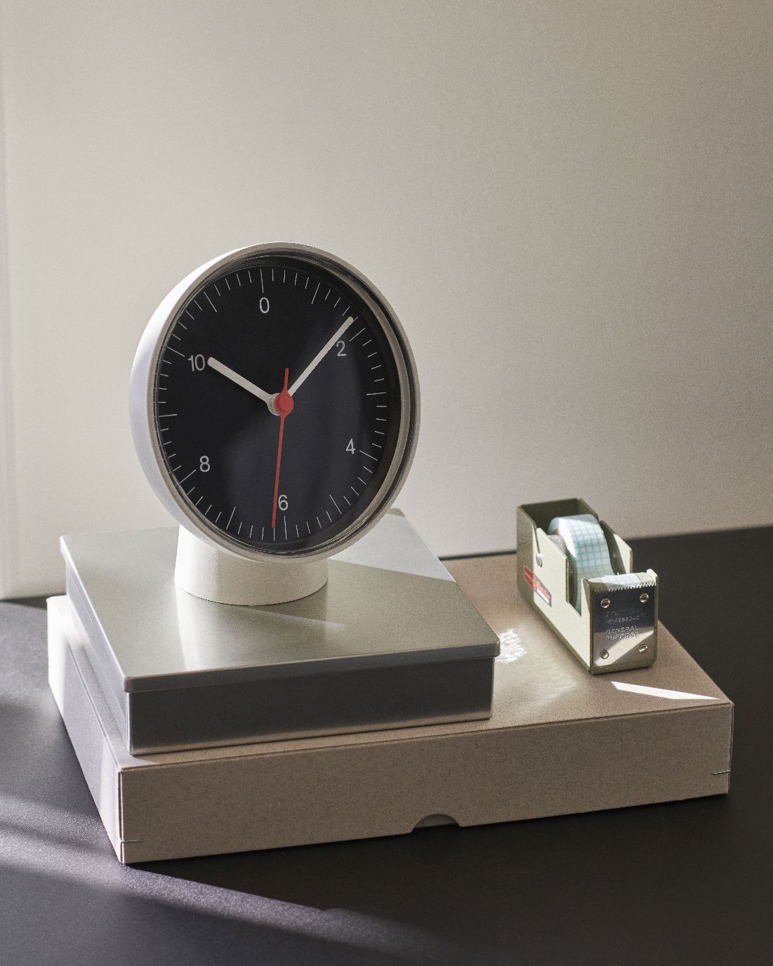 Table Clock Dual-function Table Clock / Wall Clock Hay Red