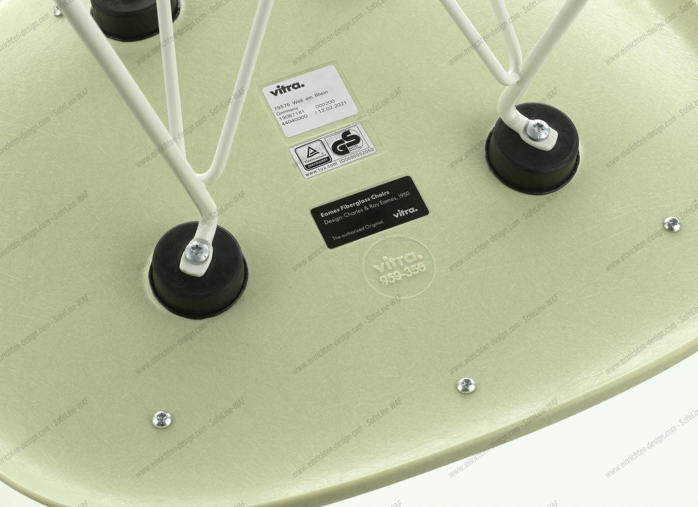 Eames Fiberglass Chair DSR Chair with Seat cushion Vitra