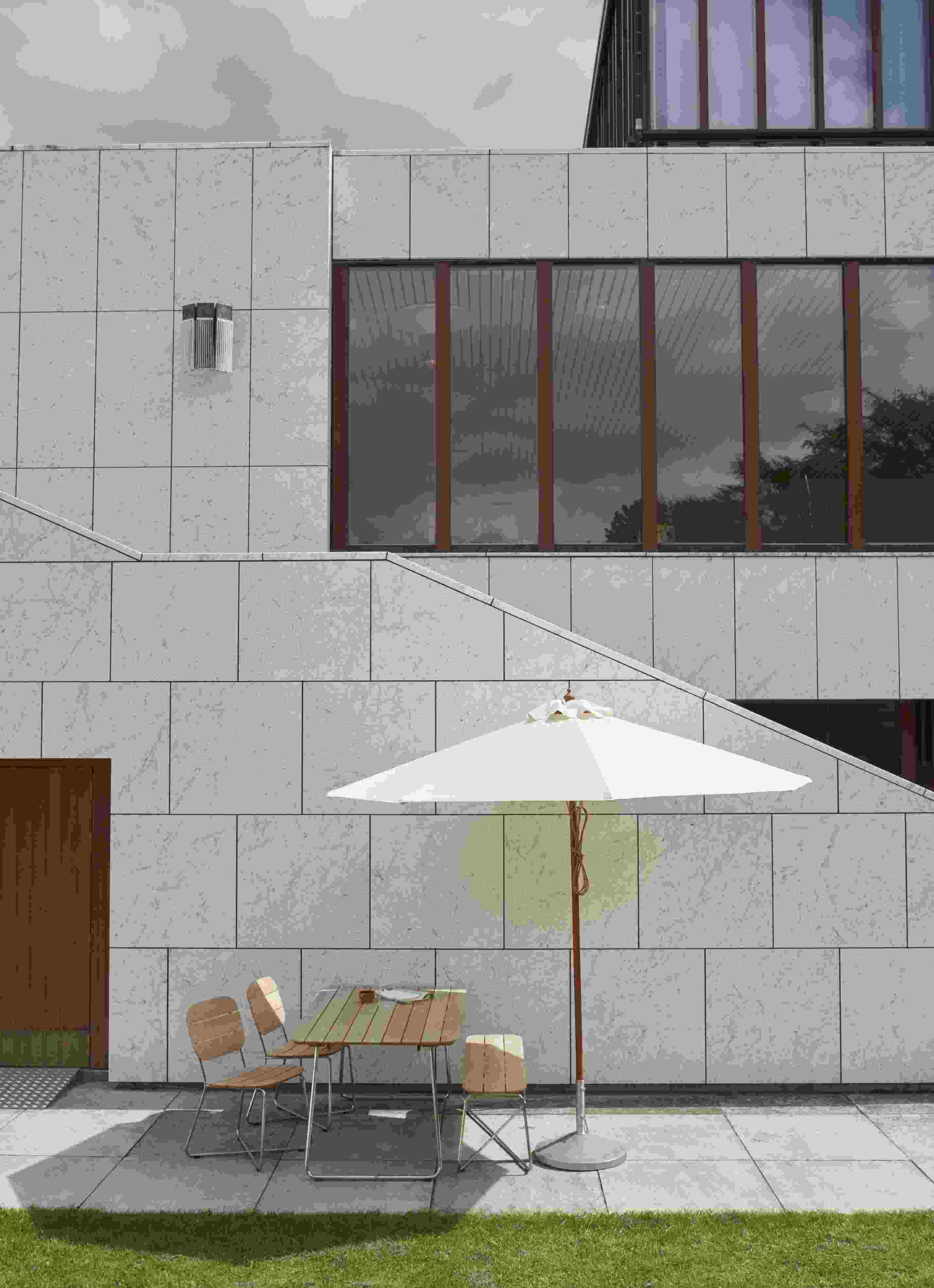 Messina Parasol Skagerak by Fritz Hansen Ø 210 cm / Off white