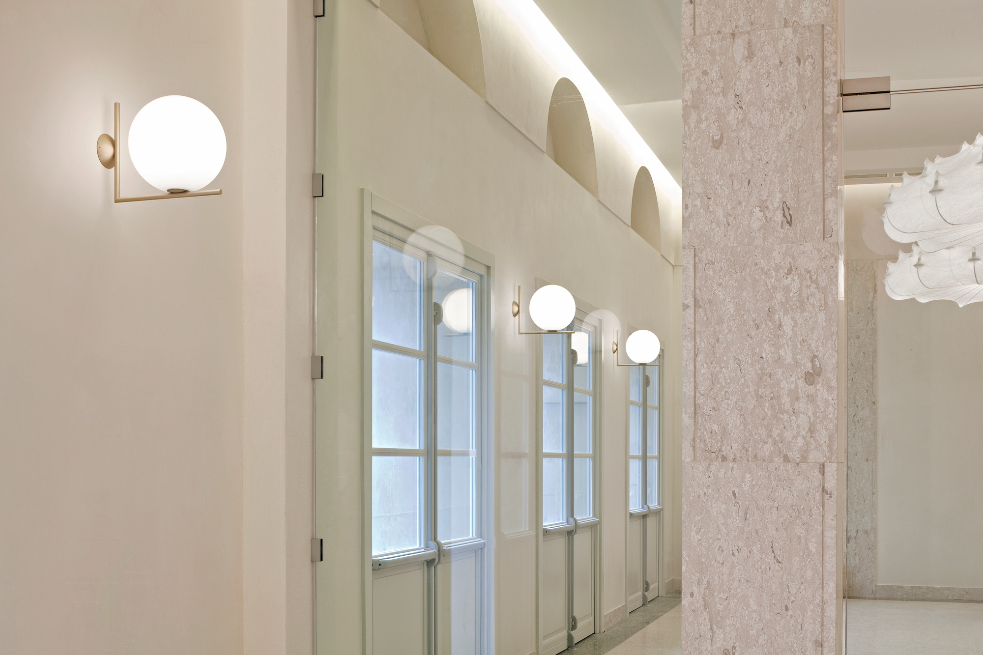 IC Lights C/W1 Wall lamp / ceiling lamp Flos black 