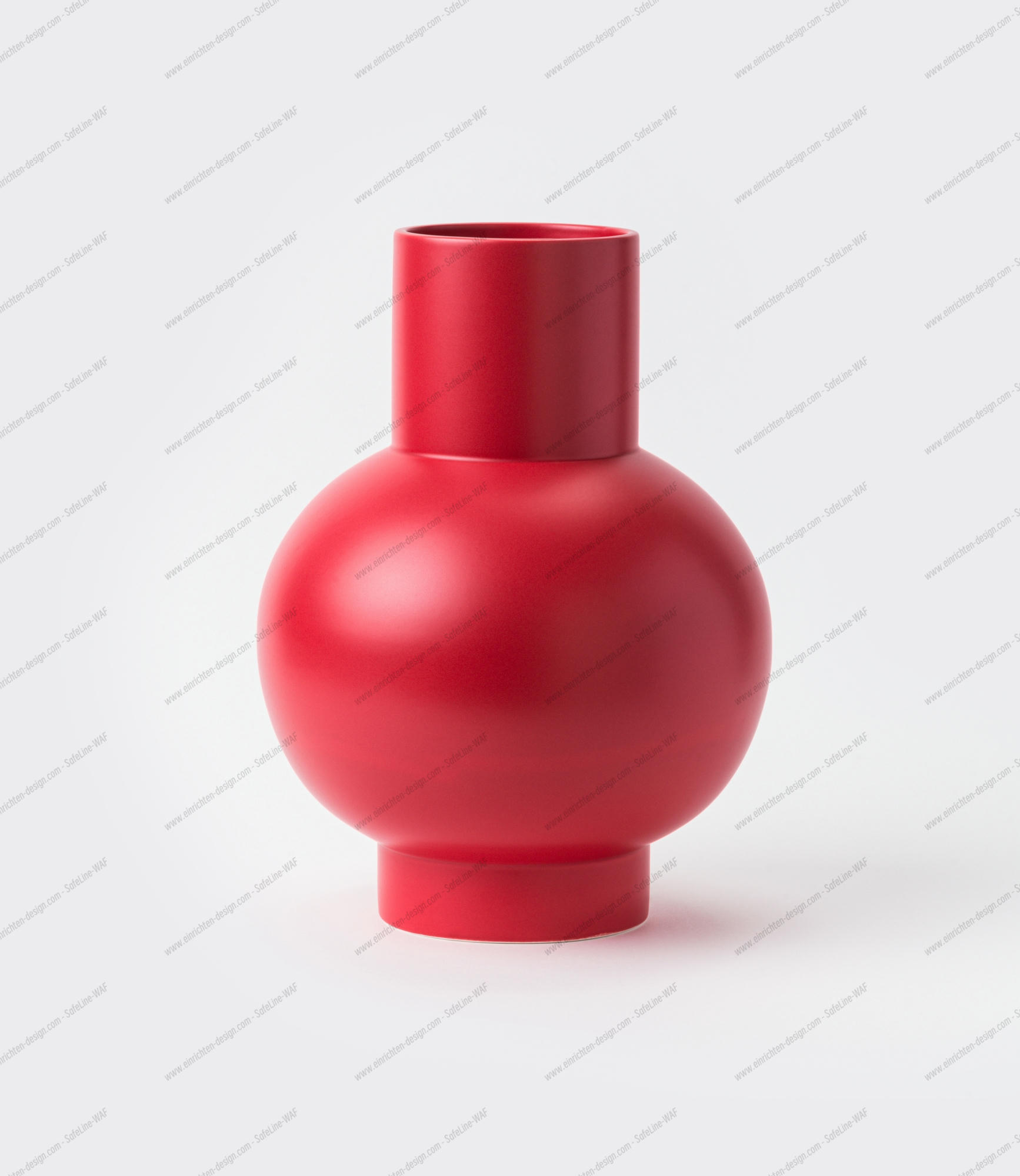 Small Vase raawii salsa red SINGLE PIECES Nahaufnahme der kleinen, roten Raawii Vase mit runder Form und zylindrischem Hals.