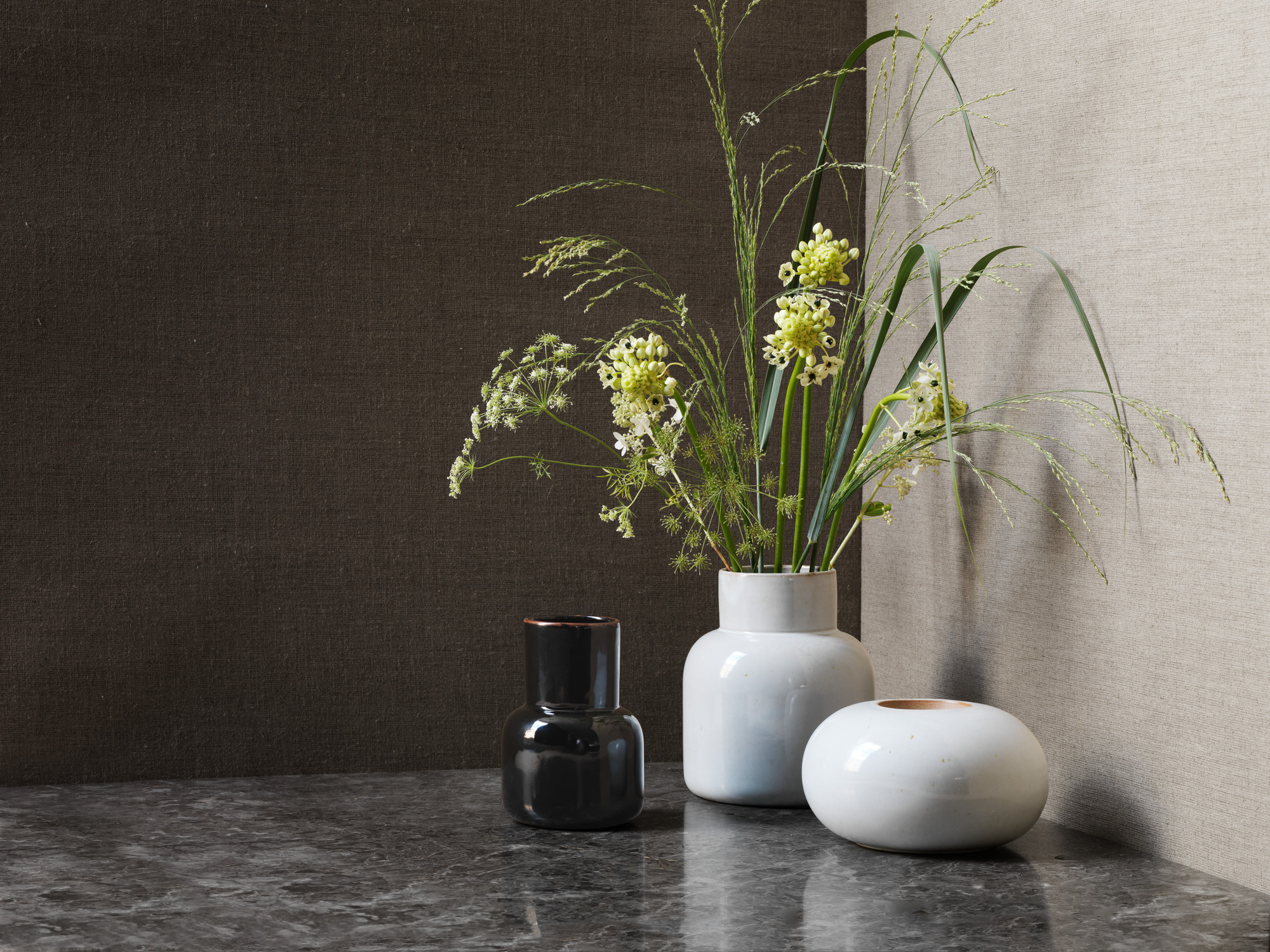 Eathenware Vase round Fritz Hansen SINGLE PIECES