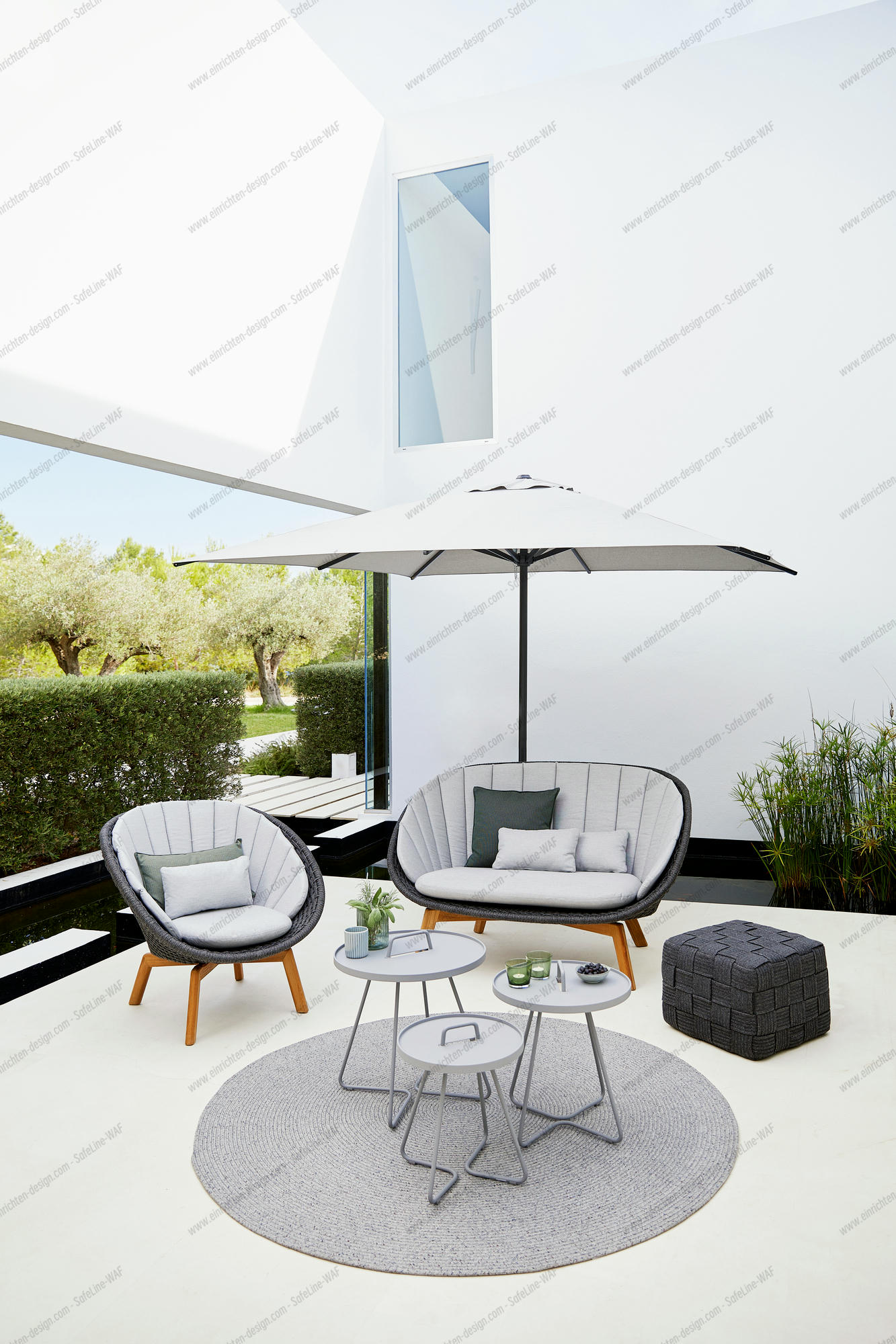 Peacock Outdoor 2-seater Sofa Cane-Line