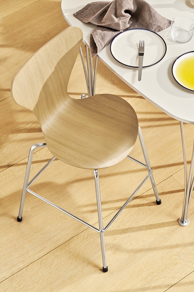 Series 7 Junior Chair Fritz Hansen