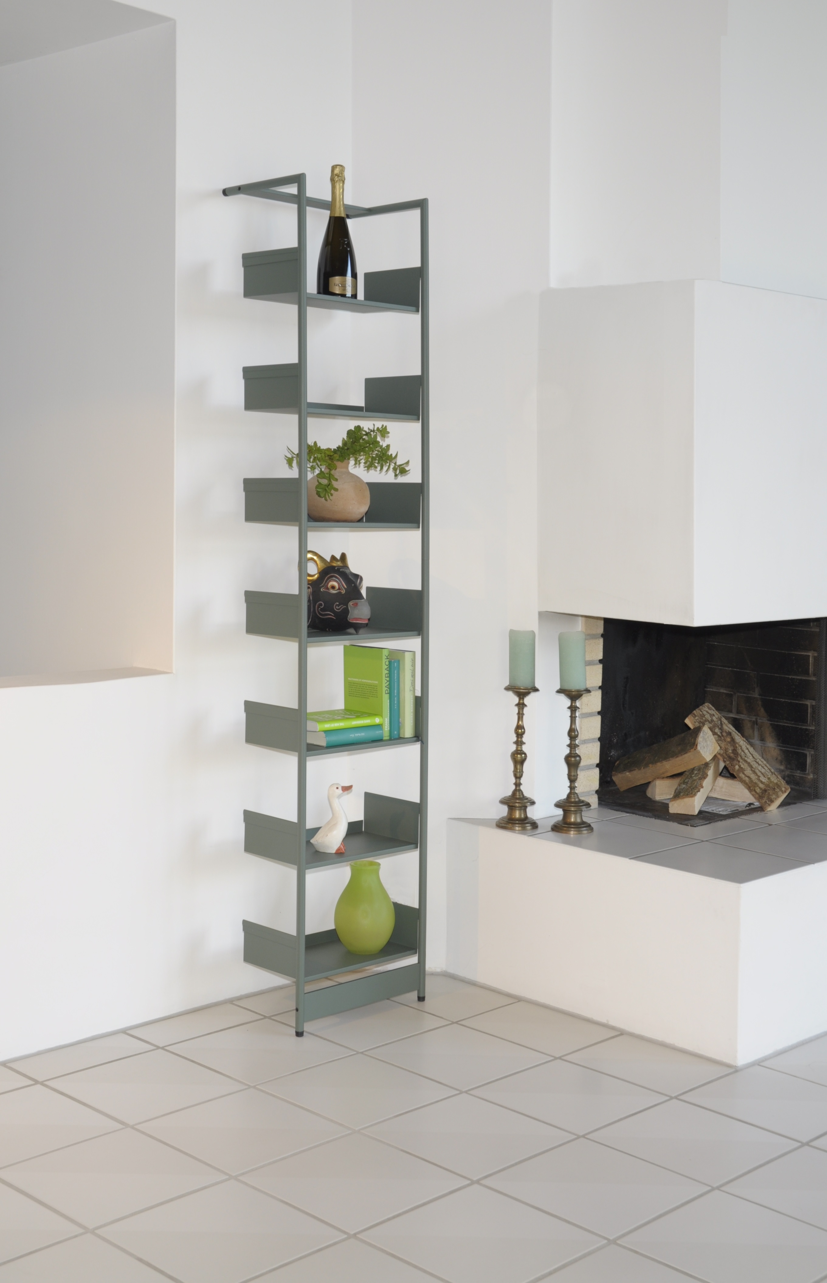 Pool 196 Medium Leaning shelf Mox