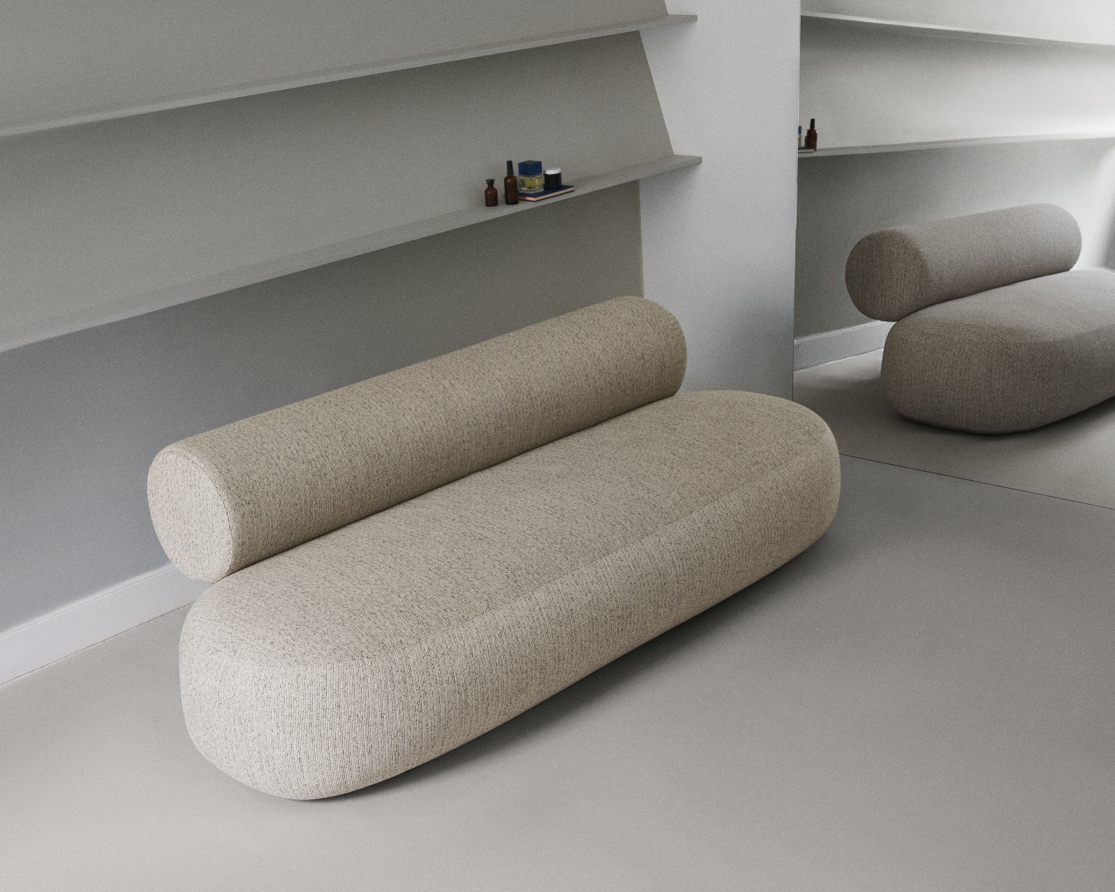 Beige Hippo Sofa von Norr11 aus Holz, modernes Design mit abgerundeten Formen und minimalistischem Hintergrund.