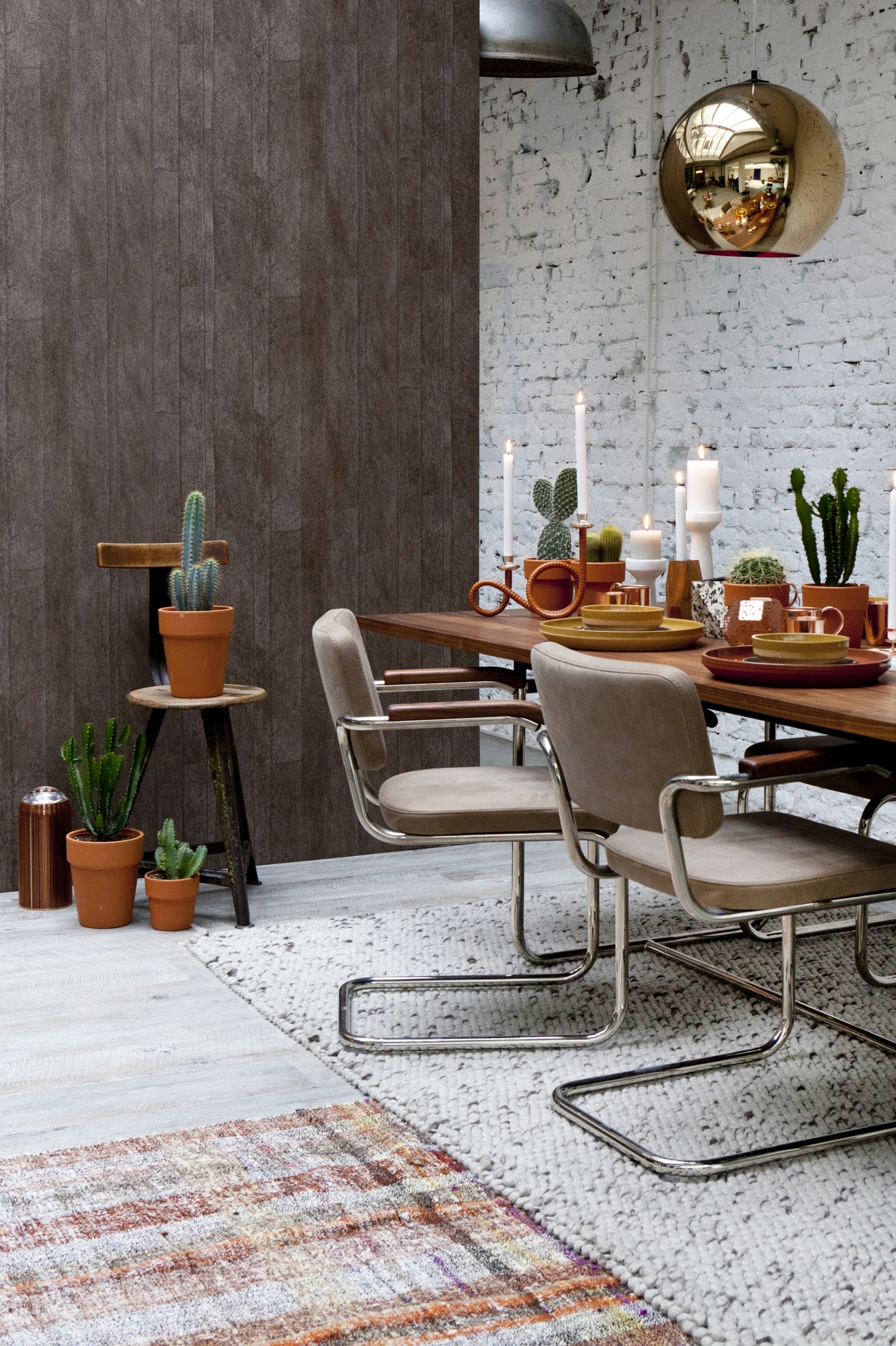 S 1072 Dining table extendable Thonet