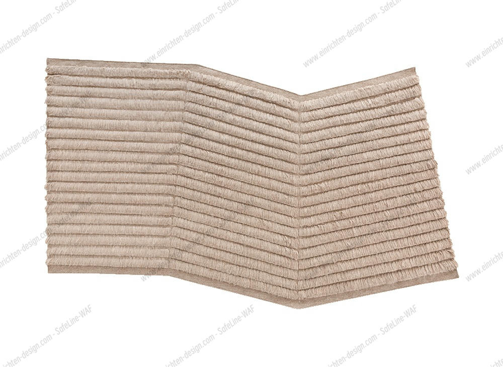 Beiger Lines Rug Teppich von Gan mit horizontalen Linien und Zickzack-Muster für Wohnzimmer.