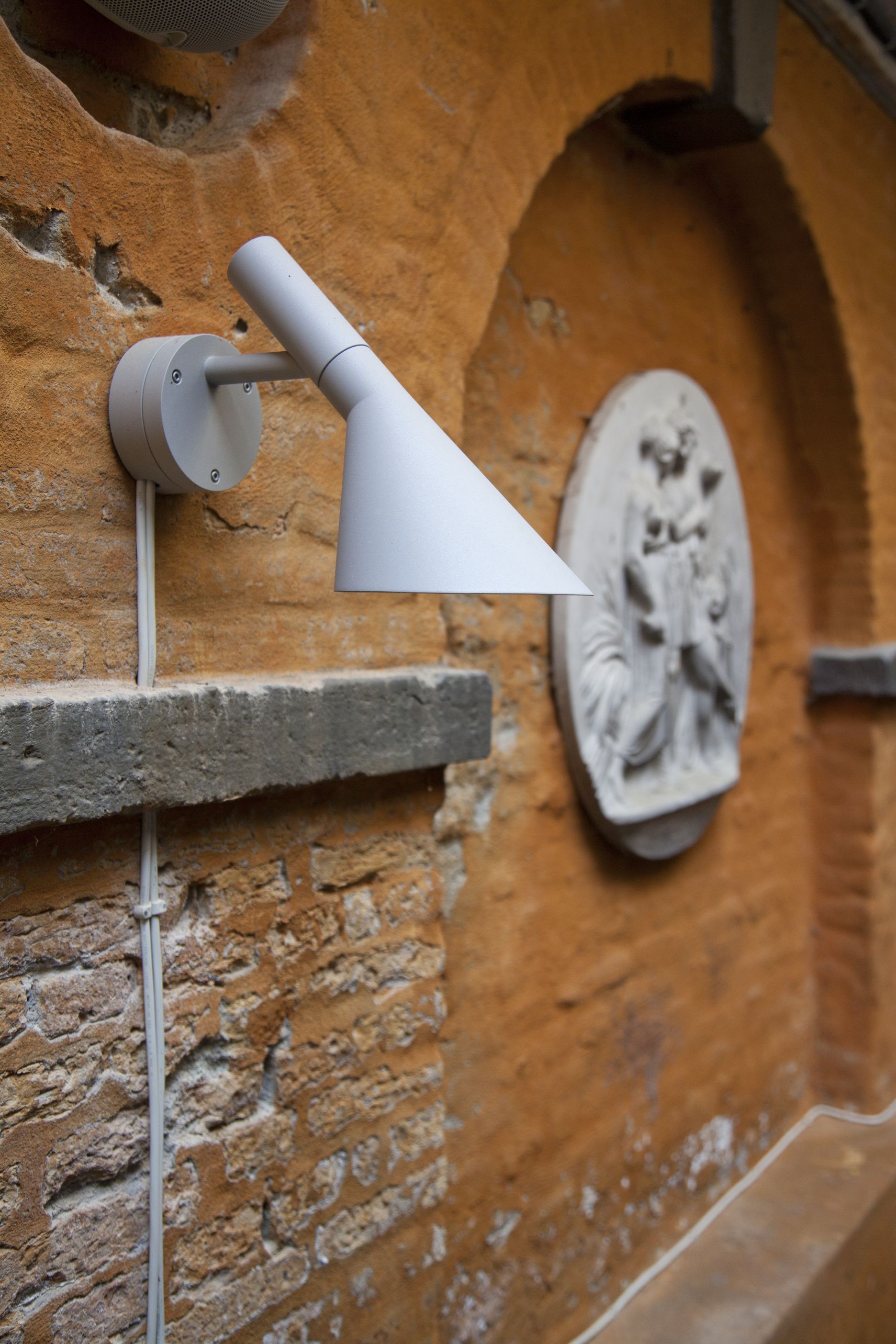 AJ 50 Outdoor Wall Light Louis Poulsen