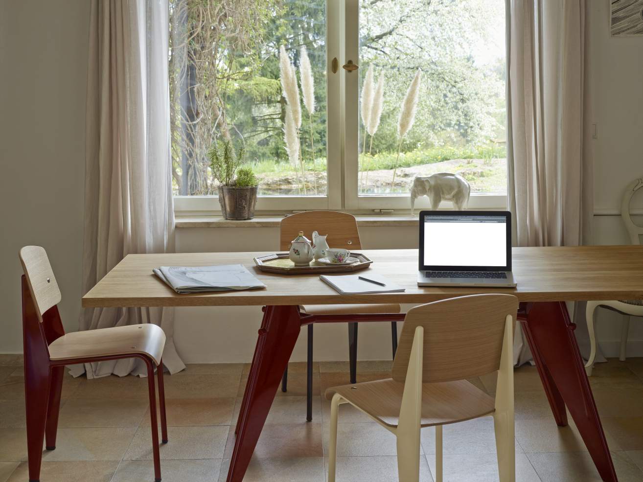 EM Table Wood W 90 x L 180 cm Vitra