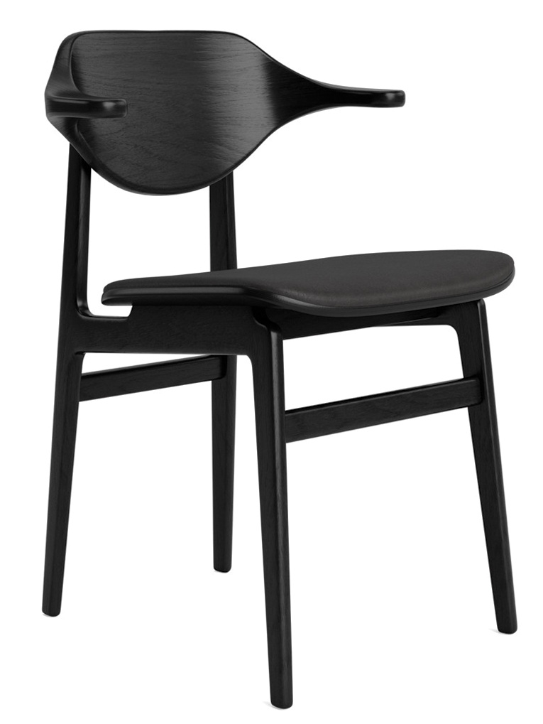 Schwarzer Bufala Dining Chair Stuhl von NORR11, moderner Holzstuhl mit Armlehnen für Esszimmer und Wohnbereich.