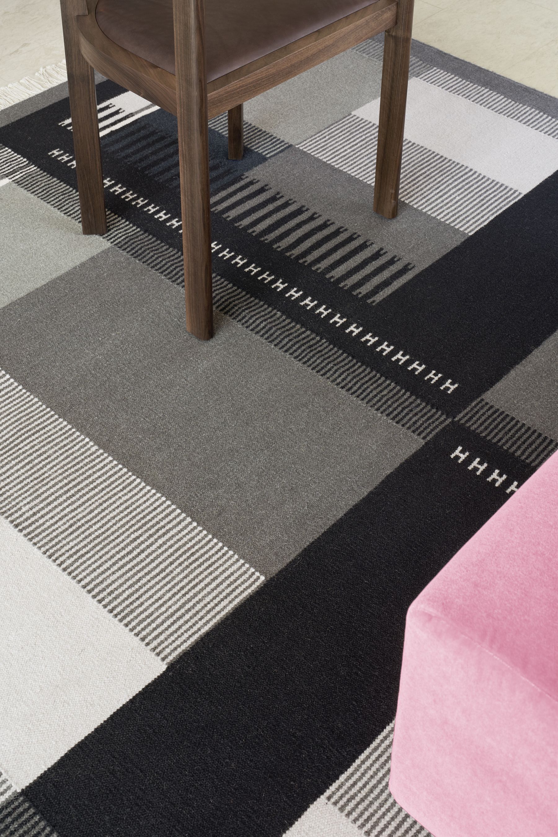 RH02 Zet Kilim grey e15