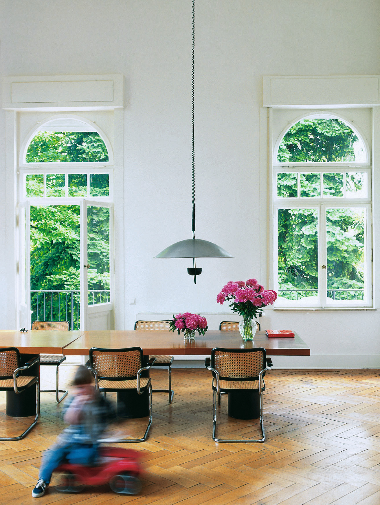 S 64 V Tubular steel classic cantilever chair Thonet