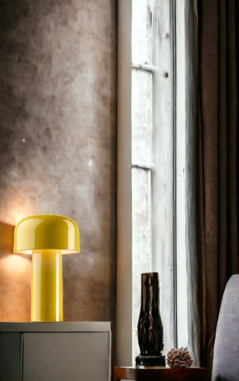 Bellhop Battery Tablelamp with USB cable Flos