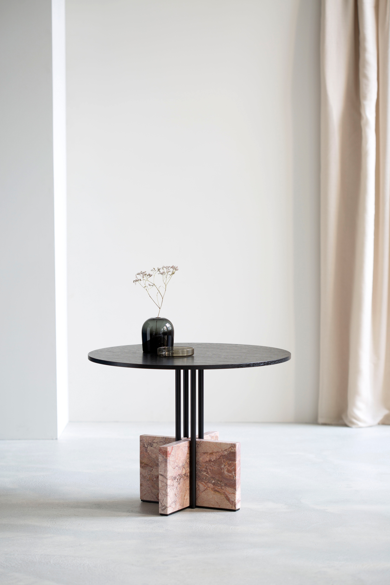 Gravity Table Low Side Table Nero Marquina Favius