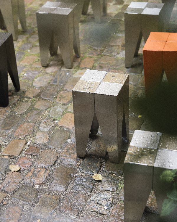 Backenzahn Steel Stool/Side Table e15