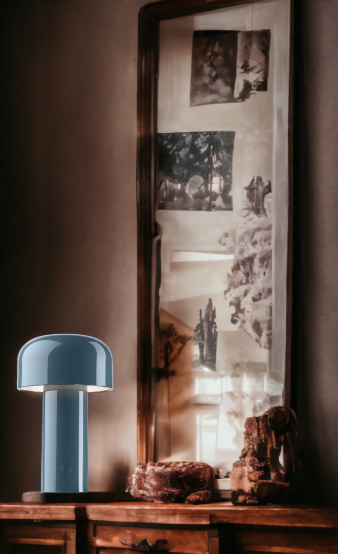 Bellhop Battery Tablelamp with USB cable Flos