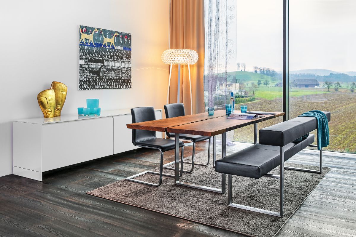 Authentic Classic Table Girsberger