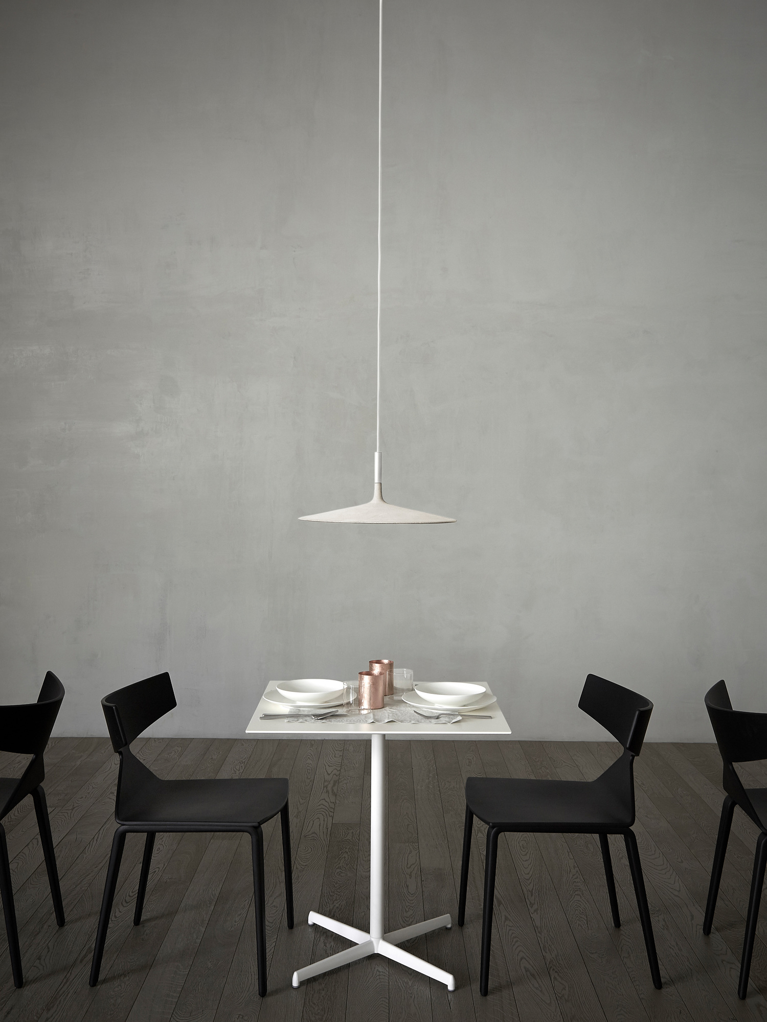 Aplomb Large LED Pendant light Foscarini White