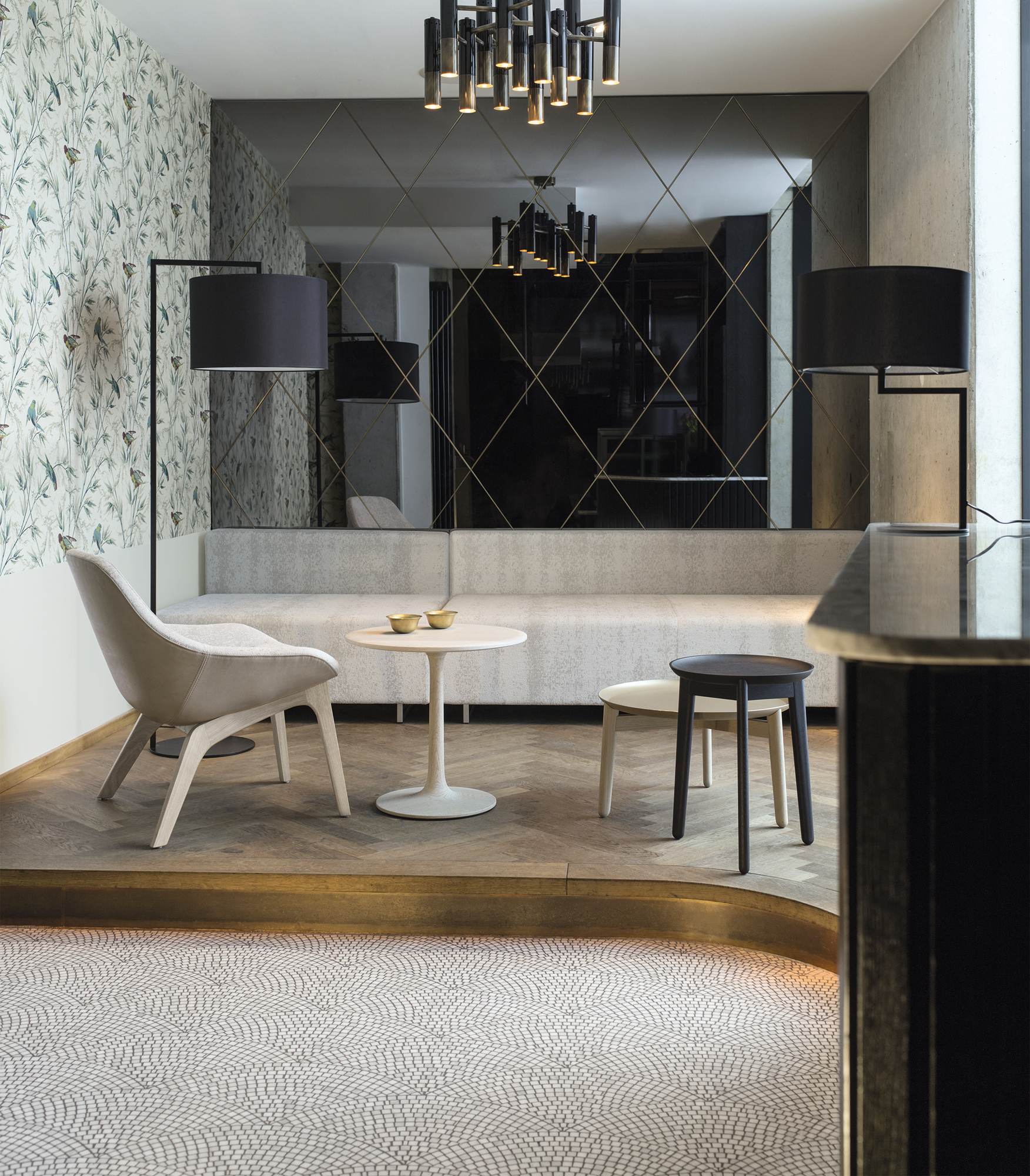 Read Noon floor lamp Zeitraum