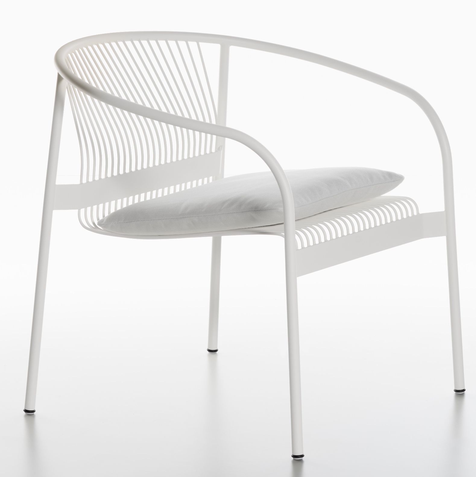 Velit Lounge Chair Indoor / Outdoor Armchair Plank