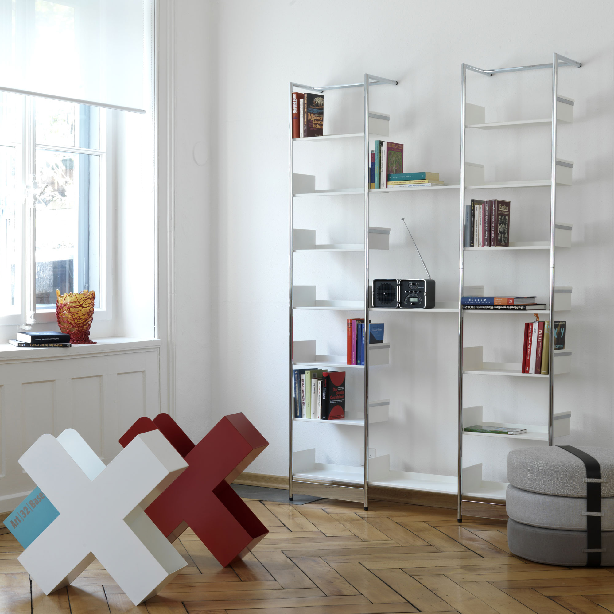 Pool 196 Medium Leaning shelf Mox