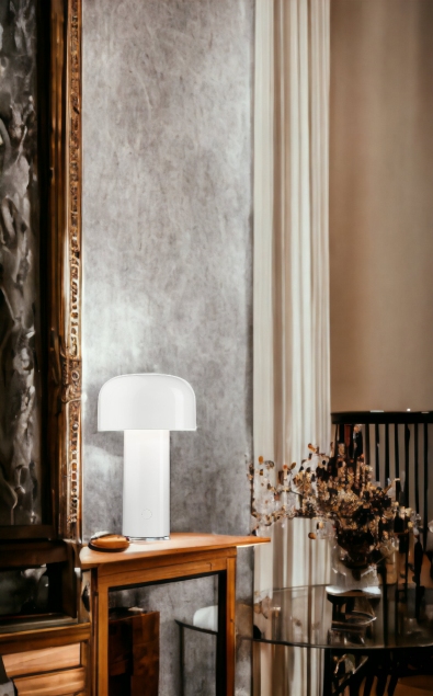 Bellhop Battery Tablelamp with USB cable Flos
