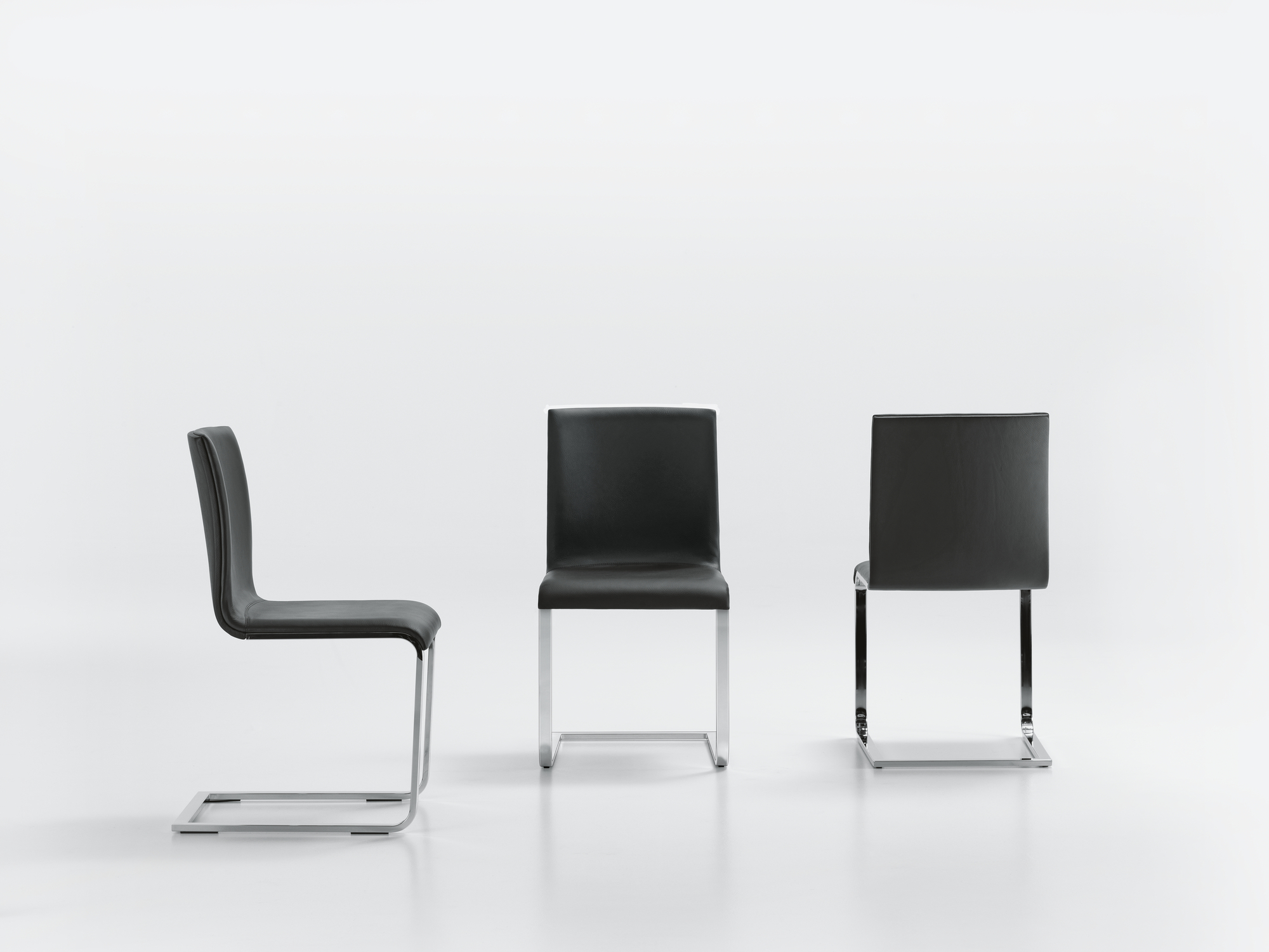 Lynn S chair Girsberger