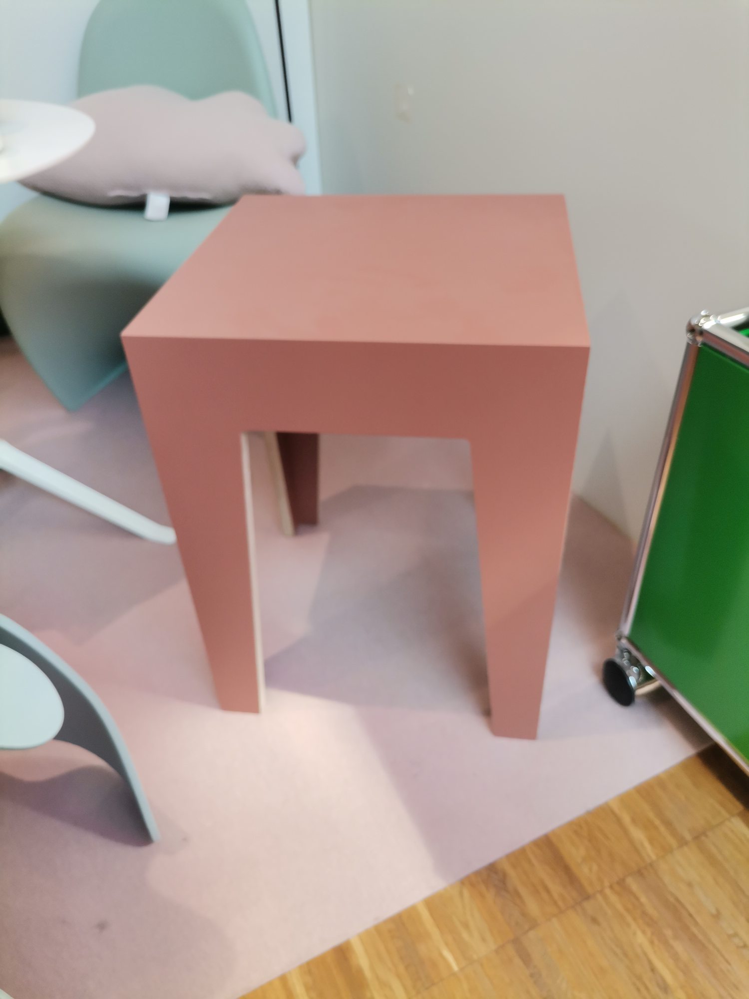 HENRIK stool TERRAKOTTA Das ganze Leben EXHIBITION PIECE 