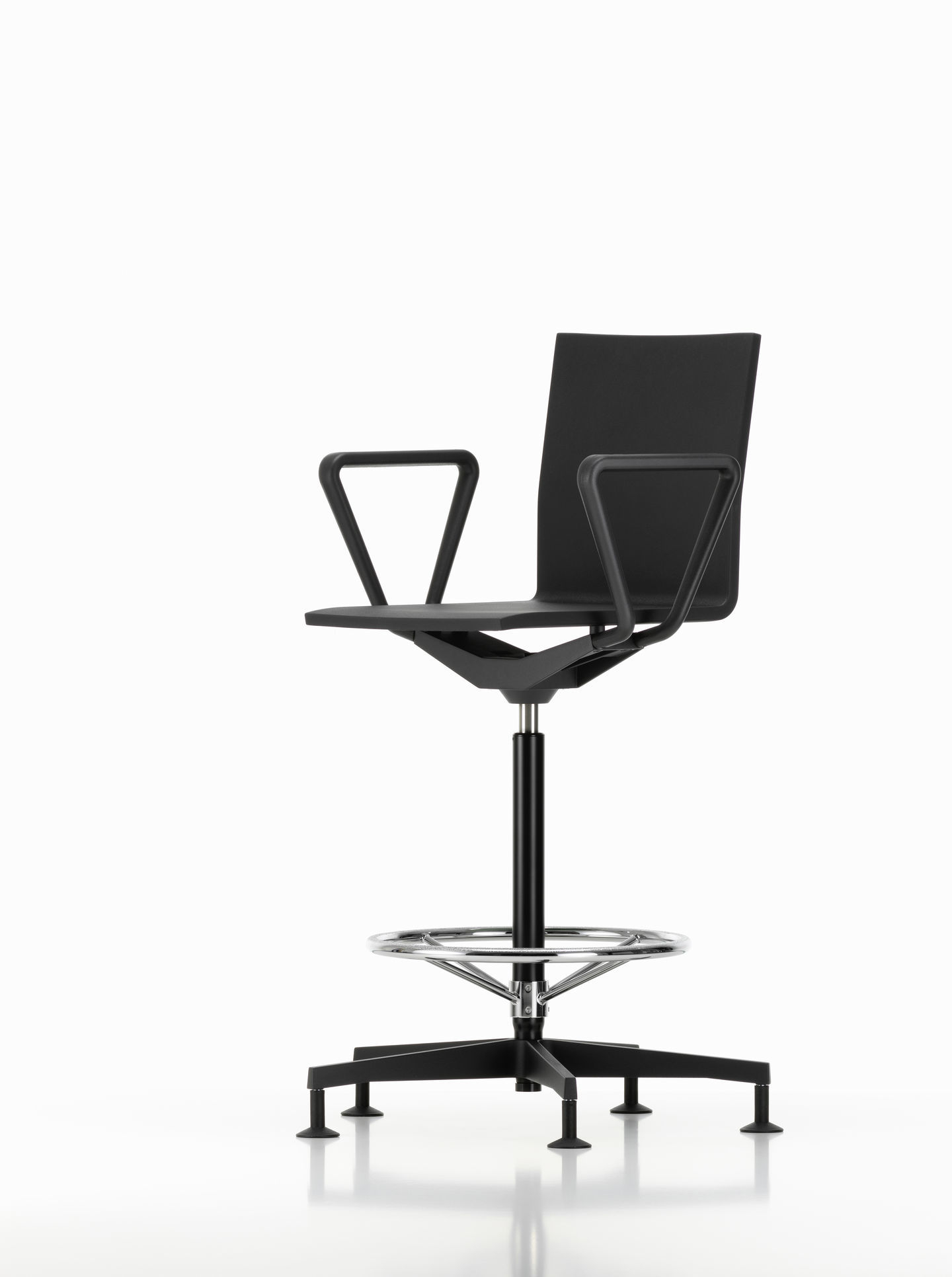 .04 Counter Chair with armrest Vitra 