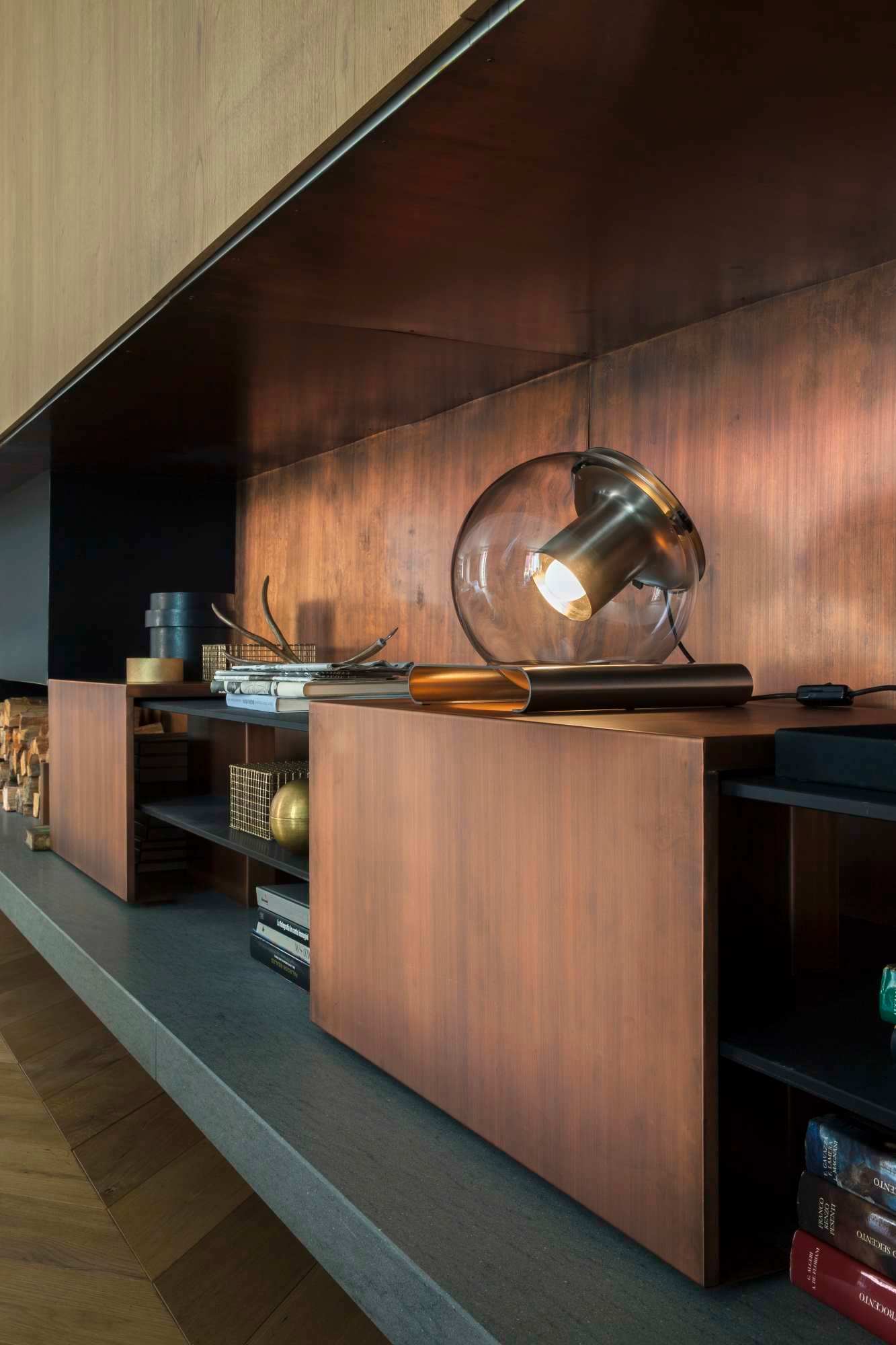 The Globe table lamp 228 Oluce 
