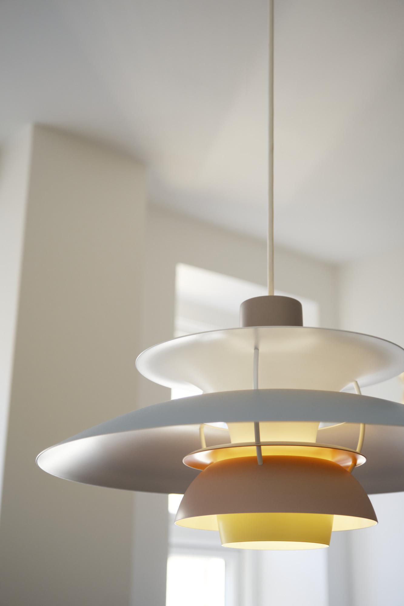 PH 5 Pendant Light Pastel Louis Poulsen Pastel Oyster Grey - Blue Pink