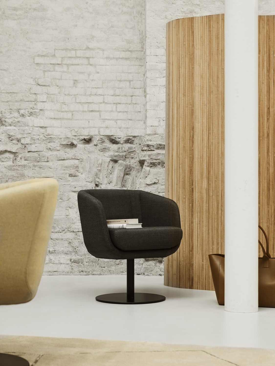 Shelly Swivel chair Softline