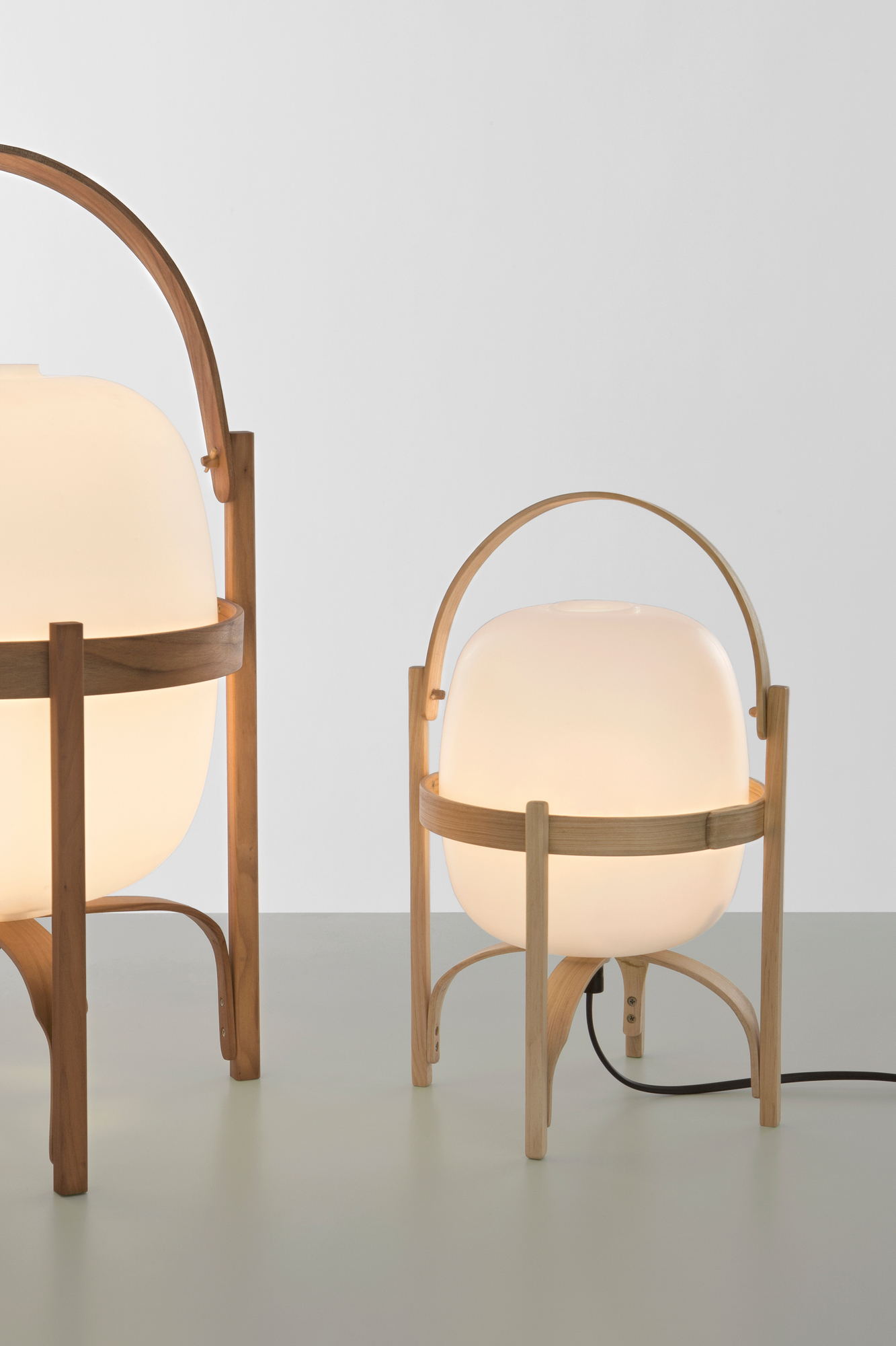 Cestita Table lamp / Table lantern Santa &amp; Cole Opal Glass Shade