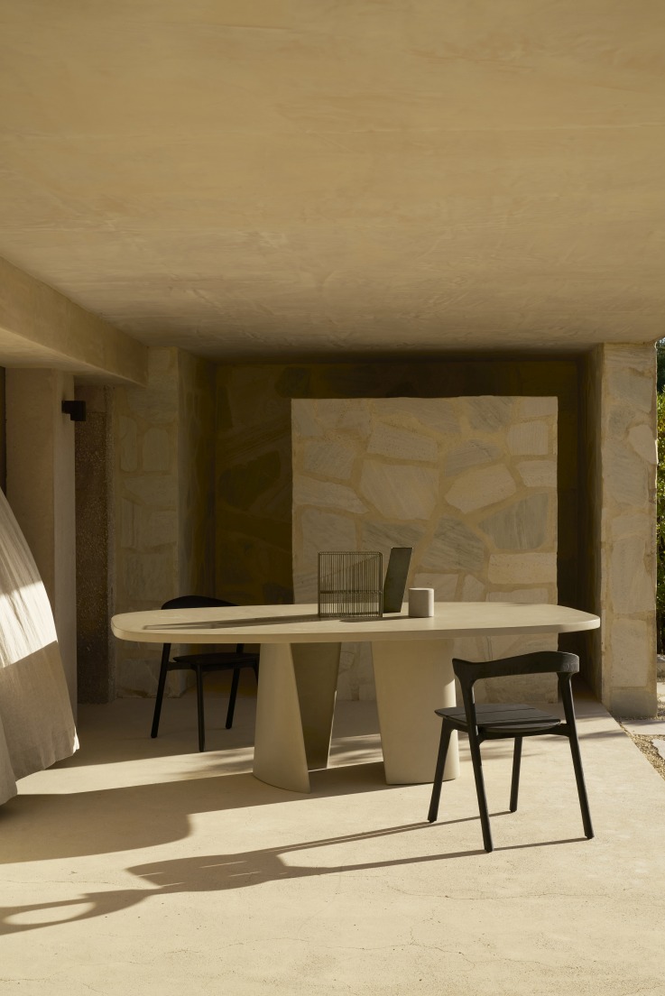 Canyon dining table outdoor concrete Ethnicraft