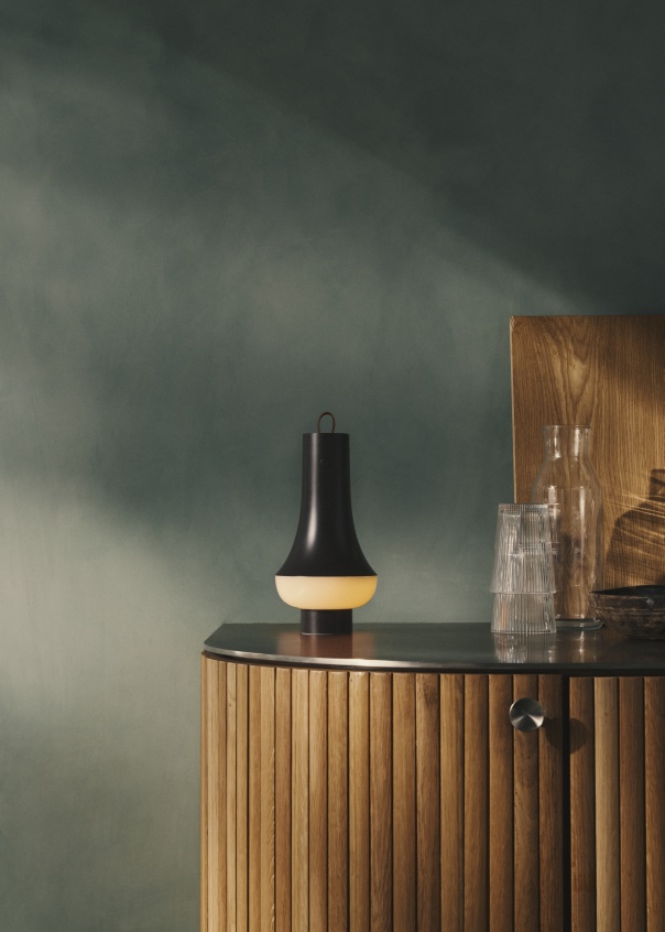 Tomoshi Portable rechargeable lamp / table lamp Louis Poulsen