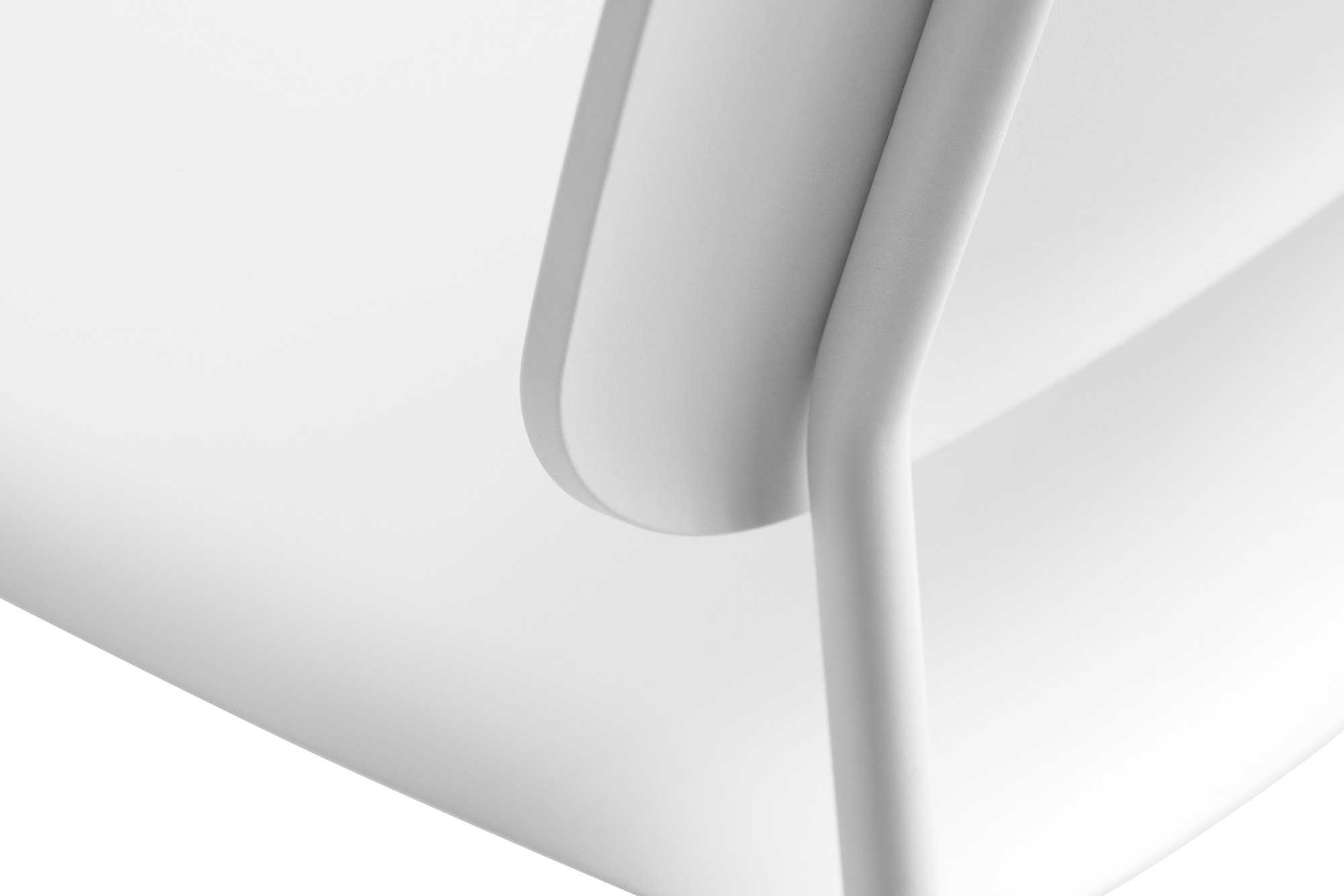 Soft Edge 45 Chair White Hay
