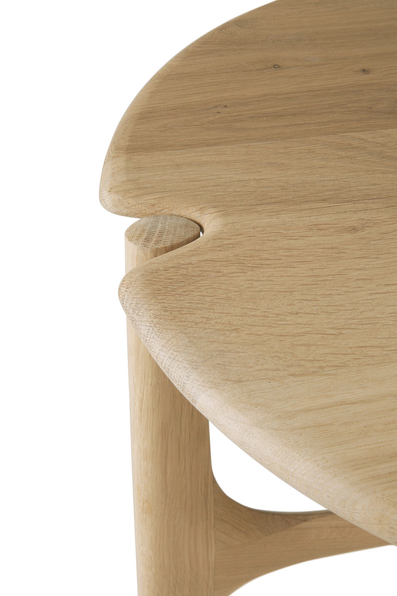 PI Side Table Round Oak Lacquered Ethnicraft