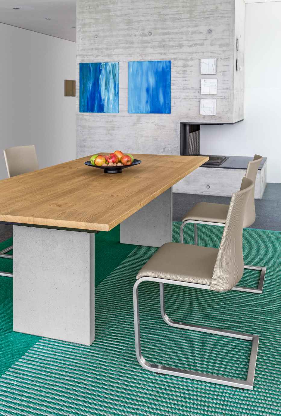 Bela extending table Girsberger