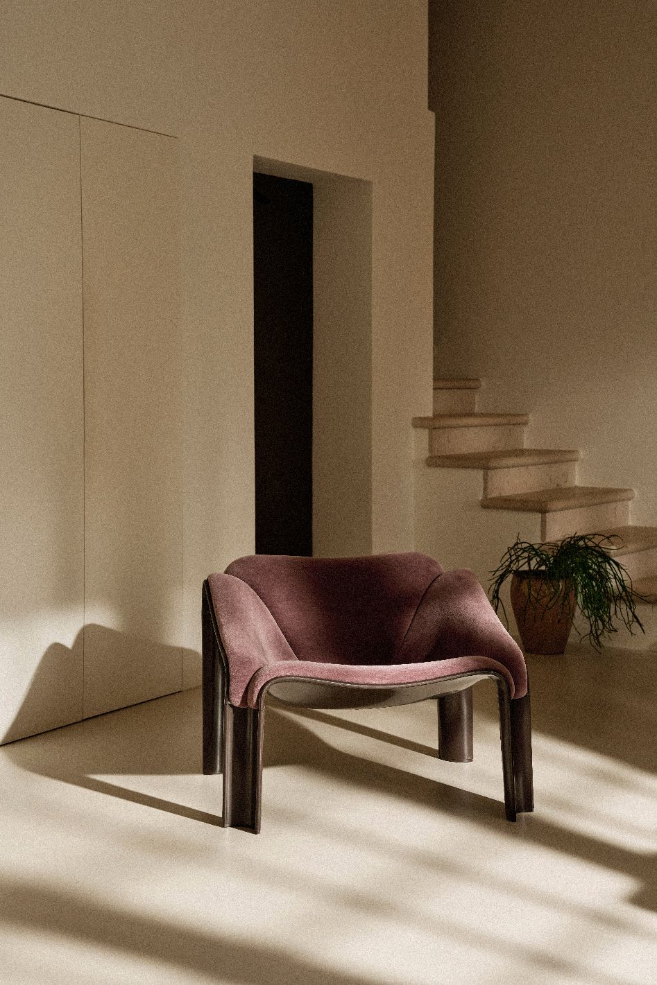 F300 Lounge Chair Armchair Gubi